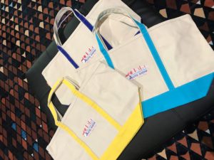 Auto Show Tote Bags